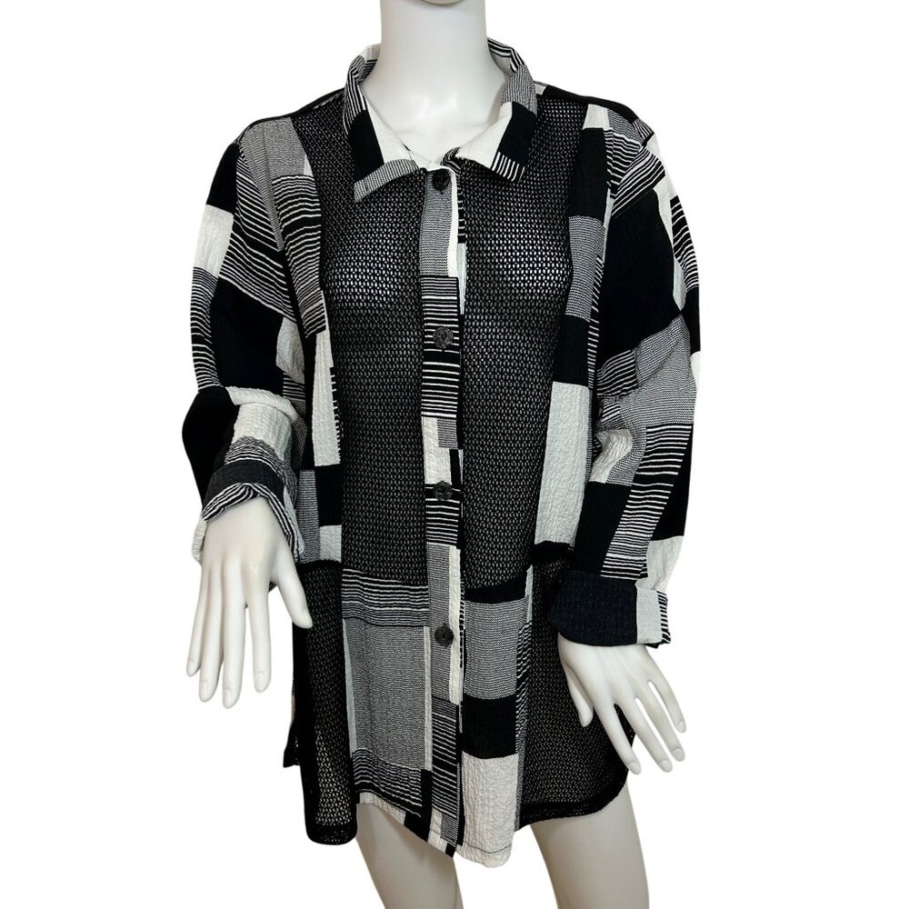 Damee Tunic Top XL Black White Checkered Mesh Inserts Collar Long Sleeve Button
